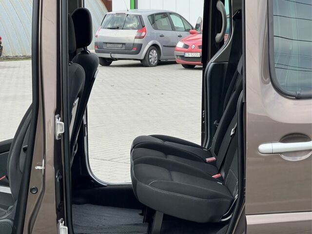 Коричневый Рено Кенгу Экспресс, объемом двигателя 1.5 л и пробегом 154 тыс. км за 13499 $, фото 10 на Automoto.ua