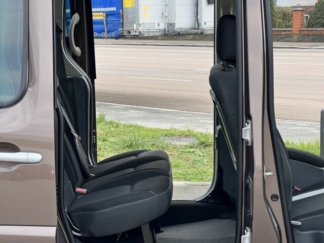 Коричневый Рено Кенгу Экспресс, объемом двигателя 1.5 л и пробегом 154 тыс. км за 13499 $, фото 12 на Automoto.ua