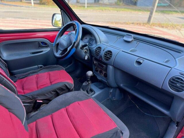 Красный Рено Кенгу Экспресс, объемом двигателя 1.4 л и пробегом 250 тыс. км за 1350 $, фото 7 на Automoto.ua