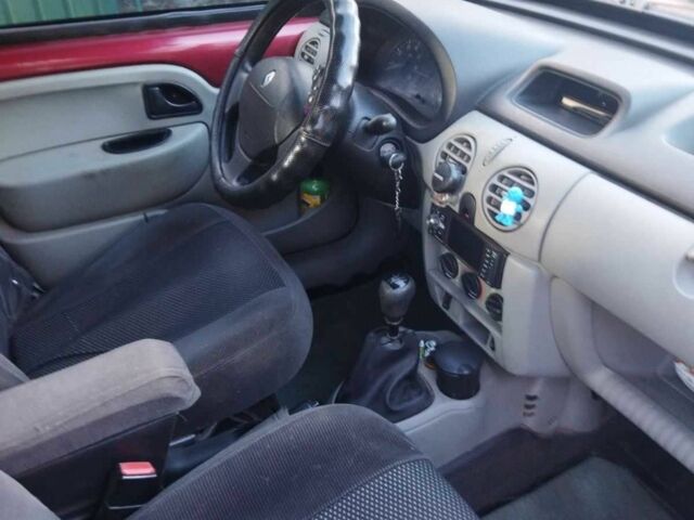 Червоний Рено Кєнгу Експресс, об'ємом двигуна 1.4 л та пробігом 250 тис. км за 4000 $, фото 3 на Automoto.ua