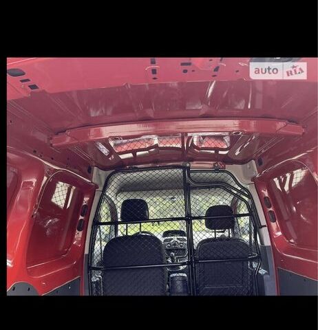 Красный Рено Кенгу Экспресс, объемом двигателя 1.5 л и пробегом 202 тыс. км за 9900 $, фото 4 на Automoto.ua
