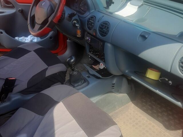 Красный Рено Кенгу Экспресс, объемом двигателя 1.9 л и пробегом 310 тыс. км за 3100 $, фото 8 на Automoto.ua