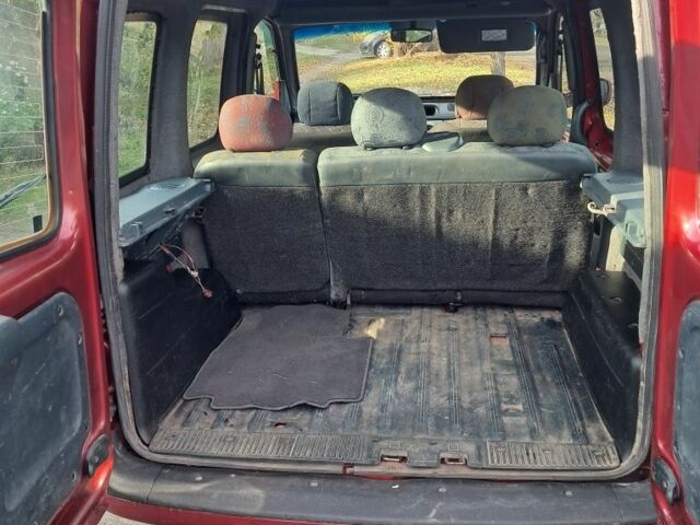 Красный Рено Кенгу Экспресс, объемом двигателя 1.6 л и пробегом 128 тыс. км за 5200 $, фото 4 на Automoto.ua