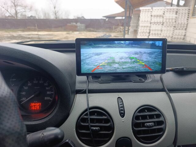 Красный Рено Кенгу Экспресс, объемом двигателя 1.5 л и пробегом 350 тыс. км за 2500 $, фото 5 на Automoto.ua