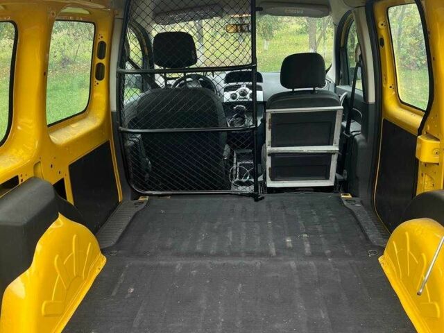 Желтый Рено Кенгу Экспресс, объемом двигателя 0 л и пробегом 60 тыс. км за 7000 $, фото 3 на Automoto.ua