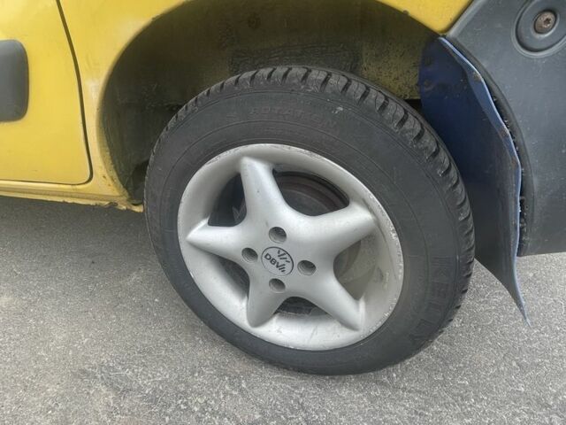 Желтый Рено Кенгу Экспресс, объемом двигателя 1.9 л и пробегом 300 тыс. км за 2900 $, фото 3 на Automoto.ua