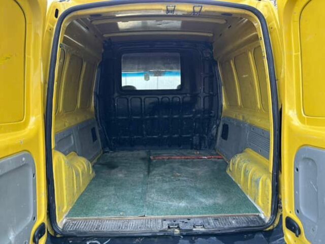 Желтый Рено Кенгу Экспресс, объемом двигателя 1.5 л и пробегом 300 тыс. км за 2500 $, фото 6 на Automoto.ua