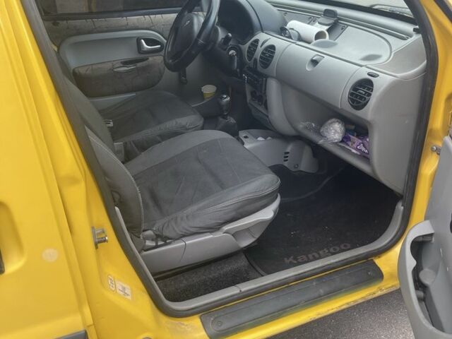 Желтый Рено Кенгу Экспресс, объемом двигателя 1.9 л и пробегом 300 тыс. км за 2900 $, фото 5 на Automoto.ua