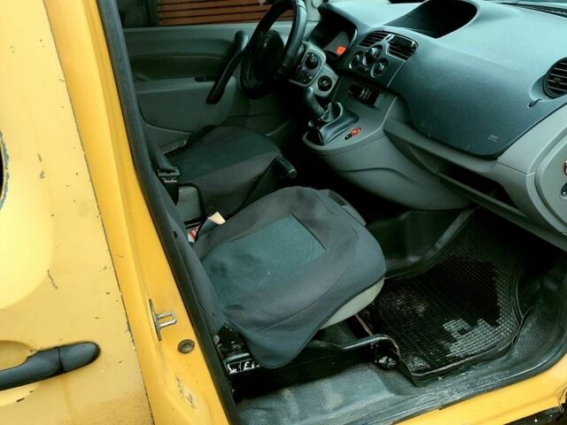 Желтый Рено Кенгу Экспресс, объемом двигателя 1.5 л и пробегом 329 тыс. км за 3499 $, фото 6 на Automoto.ua