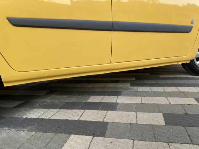Желтый Рено Кенгу Экспресс, объемом двигателя 0 л и пробегом 99 тыс. км за 5500 $, фото 4 на Automoto.ua