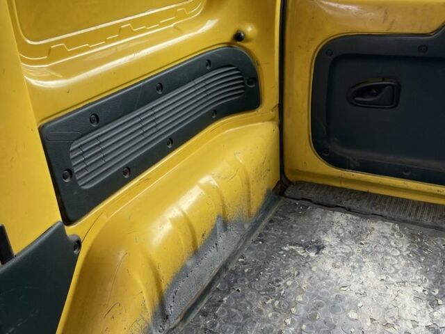 Жовтий Рено Кєнгу Експресс, об'ємом двигуна 1.9 л та пробігом 228 тис. км за 1900 $, фото 14 на Automoto.ua