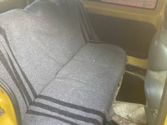 Жовтий Рено Кєнгу Експресс, об'ємом двигуна 1.9 л та пробігом 3 тис. км за 1500 $, фото 7 на Automoto.ua