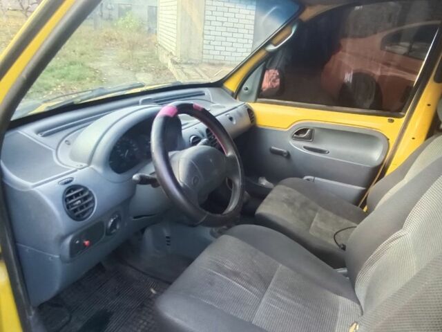 Желтый Рено Кенгу Экспресс, объемом двигателя 1.9 л и пробегом 300 тыс. км за 2100 $, фото 5 на Automoto.ua
