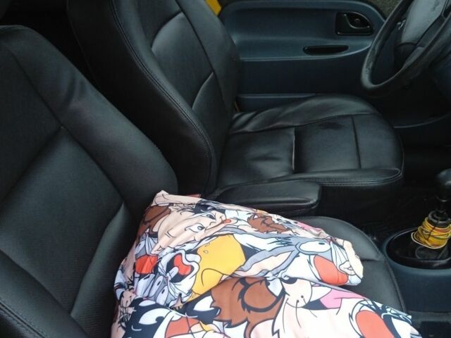 Жовтий Рено Кєнгу Експресс, об'ємом двигуна 1.9 л та пробігом 100 тис. км за 2900 $, фото 3 на Automoto.ua