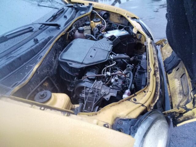 Желтый Рено Кенгу Экспресс, объемом двигателя 1.9 л и пробегом 200 тыс. км за 2200 $, фото 5 на Automoto.ua