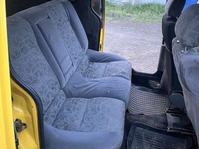 Желтый Рено Кенгу Экспресс, объемом двигателя 1.9 л и пробегом 230 тыс. км за 3200 $, фото 6 на Automoto.ua