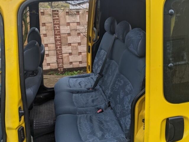 Желтый Рено Кенгу Экспресс, объемом двигателя 1.5 л и пробегом 400 тыс. км за 2000 $, фото 2 на Automoto.ua