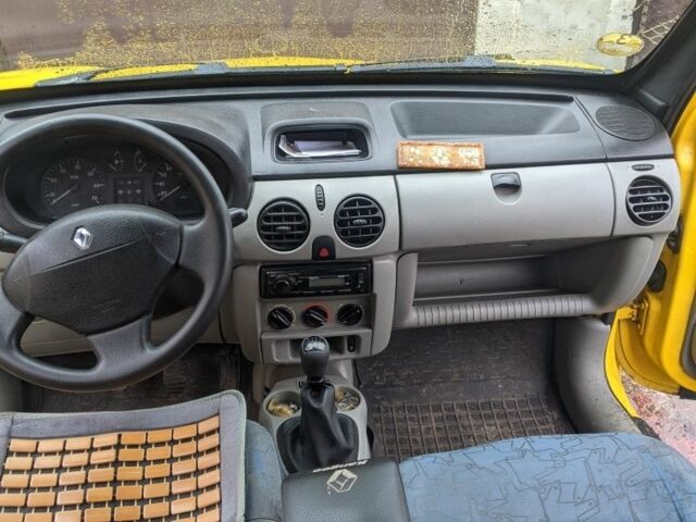 Желтый Рено Кенгу Экспресс, объемом двигателя 1.5 л и пробегом 400 тыс. км за 2000 $, фото 4 на Automoto.ua