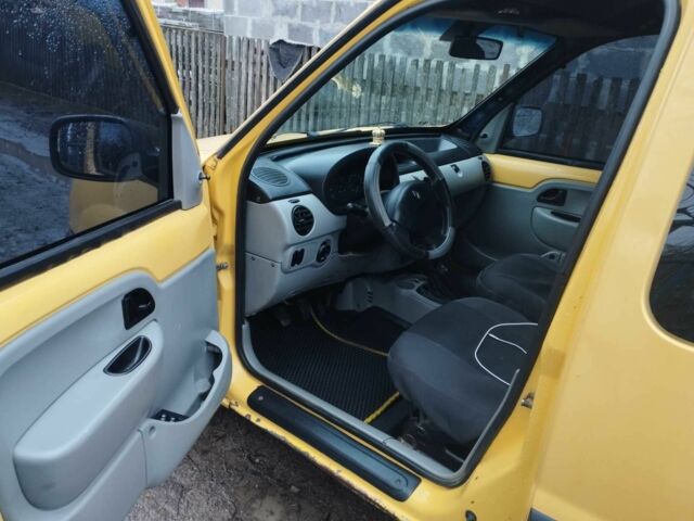 Жовтий Рено Кєнгу Експресс, об'ємом двигуна 1.5 л та пробігом 300 тис. км за 2700 $, фото 1 на Automoto.ua