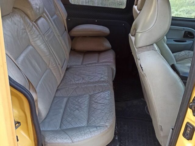 Желтый Рено Кенгу Экспресс, объемом двигателя 1.5 л и пробегом 345 тыс. км за 3499 $, фото 7 на Automoto.ua