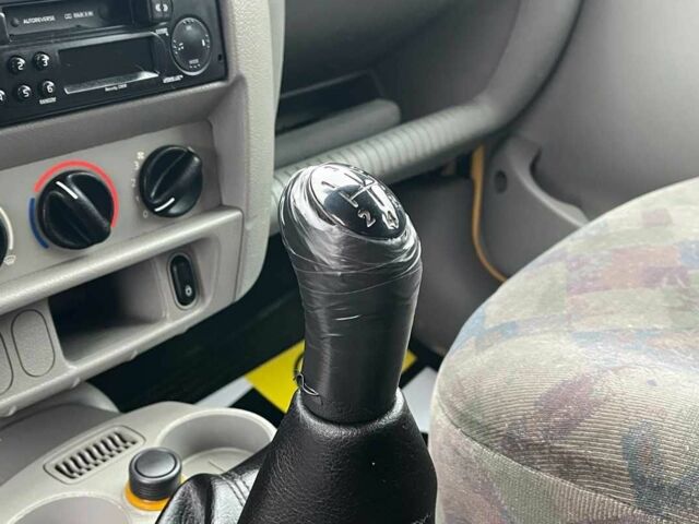 Желтый Рено Кенгу Экспресс, объемом двигателя 1.5 л и пробегом 175 тыс. км за 4999 $, фото 10 на Automoto.ua