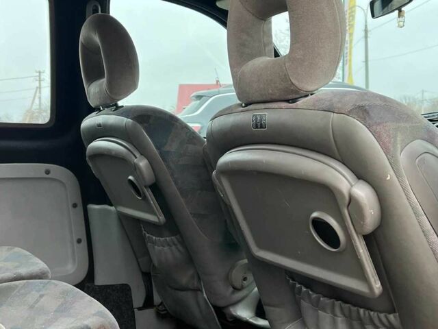 Желтый Рено Кенгу Экспресс, объемом двигателя 1.5 л и пробегом 175 тыс. км за 4999 $, фото 15 на Automoto.ua