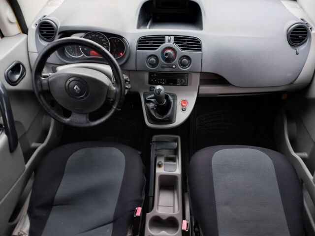 Желтый Рено Кенгу Экспресс, объемом двигателя 1.5 л и пробегом 260 тыс. км за 3700 $, фото 11 на Automoto.ua