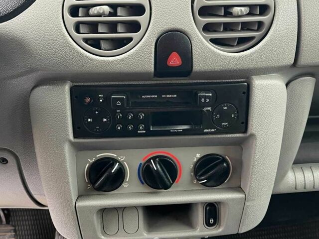 Желтый Рено Кенгу Экспресс, объемом двигателя 1.5 л и пробегом 175 тыс. км за 4999 $, фото 9 на Automoto.ua