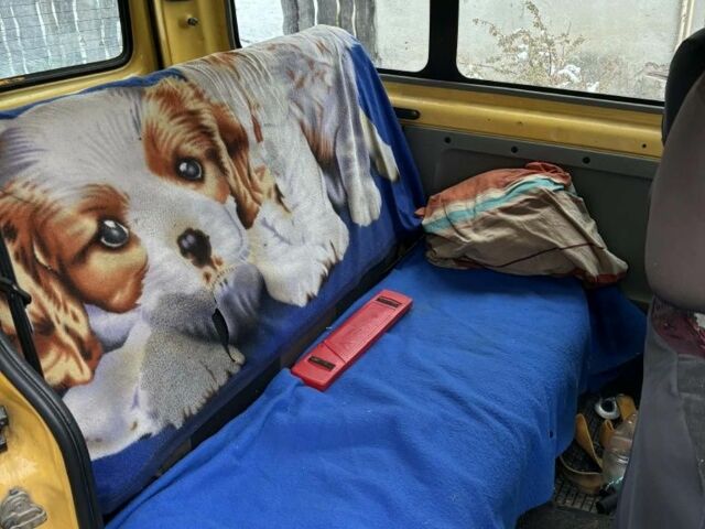 Жовтий Рено Кєнгу Експресс, об'ємом двигуна 1.5 л та пробігом 165 тис. км за 2778 $, фото 4 на Automoto.ua