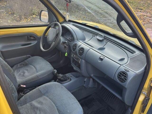 Желтый Рено Кенгу Экспресс, объемом двигателя 1.9 л и пробегом 250 тыс. км за 2000 $, фото 4 на Automoto.ua