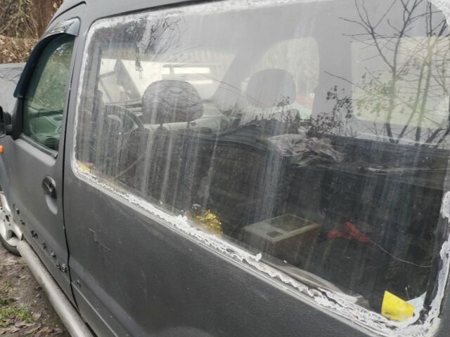 Серый Рено Кенгу Экспресс, объемом двигателя 2 л и пробегом 100 тыс. км за 1200 $, фото 1 на Automoto.ua