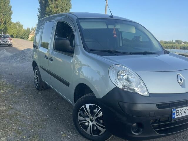 Серый Рено Кенгу Экспресс, объемом двигателя 1.5 л и пробегом 350 тыс. км за 5650 $, фото 2 на Automoto.ua