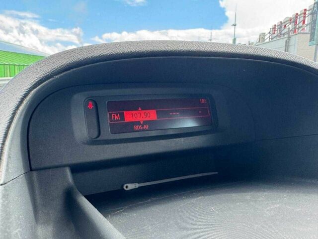 Серый Рено Кенгу Экспресс, объемом двигателя 0 л и пробегом 35 тыс. км за 6490 $, фото 18 на Automoto.ua
