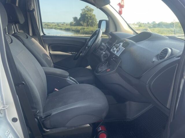 Серый Рено Кенгу Экспресс, объемом двигателя 1.5 л и пробегом 350 тыс. км за 5650 $, фото 4 на Automoto.ua