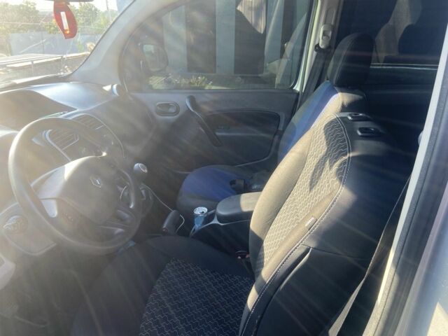 Сірий Рено Кєнгу Експресс, об'ємом двигуна 1.5 л та пробігом 185 тис. км за 9200 $, фото 4 на Automoto.ua