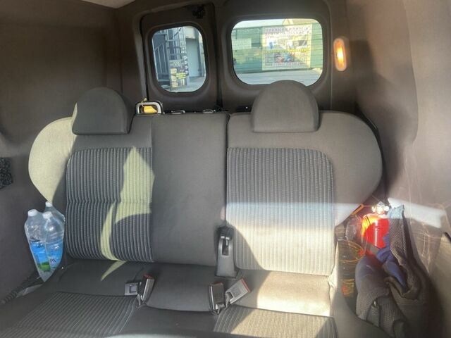 Сірий Рено Кєнгу Експресс, об'ємом двигуна 1.5 л та пробігом 185 тис. км за 9200 $, фото 6 на Automoto.ua