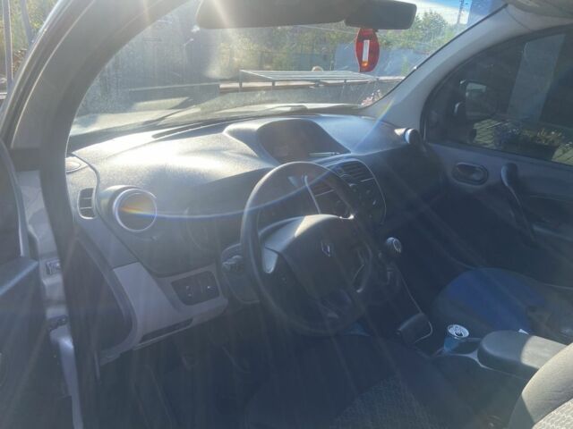 Сірий Рено Кєнгу Експресс, об'ємом двигуна 1.5 л та пробігом 185 тис. км за 9200 $, фото 5 на Automoto.ua