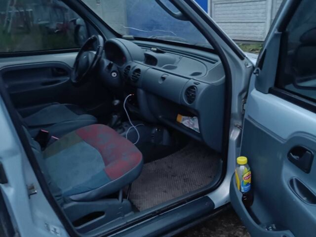 Серый Рено Кенгу Экспресс, объемом двигателя 1.9 л и пробегом 2 тыс. км за 3300 $, фото 5 на Automoto.ua