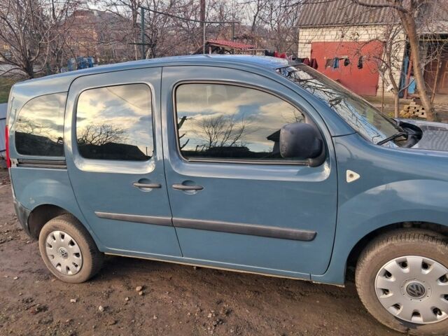 Серый Рено Кенгу Экспресс, объемом двигателя 1.5 л и пробегом 227 тыс. км за 6600 $, фото 1 на Automoto.ua