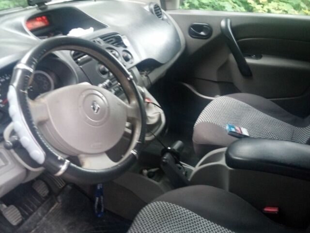 Серый Рено Кенгу Экспресс, объемом двигателя 0 л и пробегом 375 тыс. км за 135000 $, фото 7 на Automoto.ua