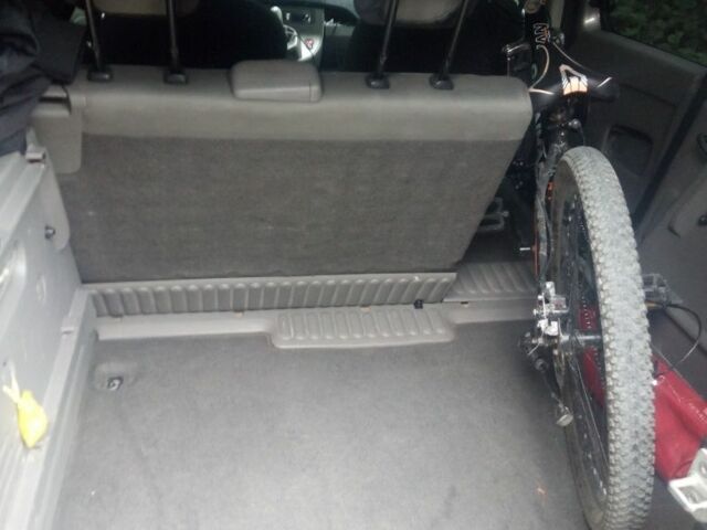 Серый Рено Кенгу Экспресс, объемом двигателя 0 л и пробегом 375 тыс. км за 135000 $, фото 5 на Automoto.ua