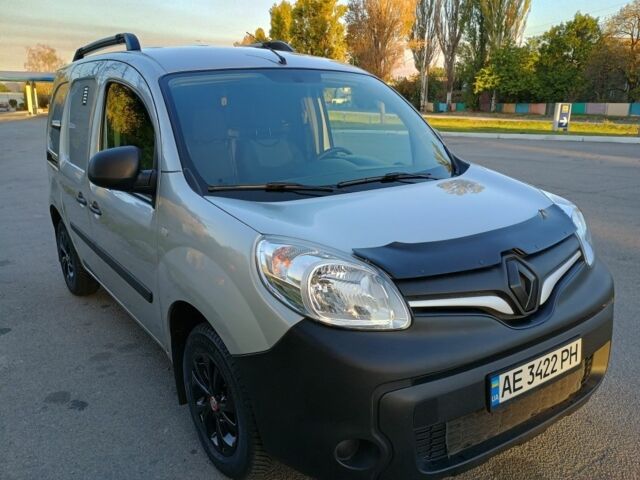 Серый Рено Кенгу Экспресс, объемом двигателя 1.5 л и пробегом 70 тыс. км за 14000 $, фото 1 на Automoto.ua