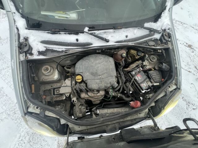 Серый Рено Кенгу Экспресс, объемом двигателя 1.4 л и пробегом 333 тыс. км за 2200 $, фото 7 на Automoto.ua