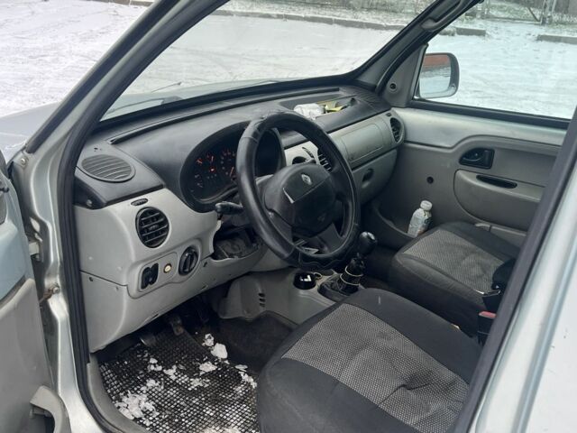 Серый Рено Кенгу Экспресс, объемом двигателя 1.4 л и пробегом 333 тыс. км за 2200 $, фото 2 на Automoto.ua