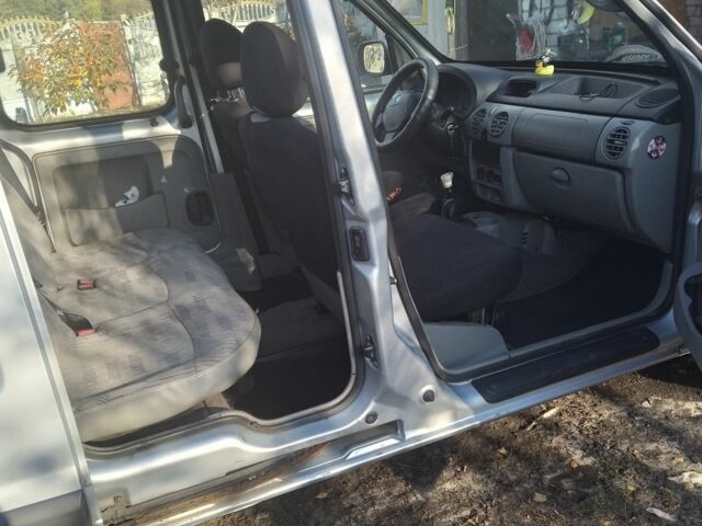 Серый Рено Кенгу Экспресс, объемом двигателя 1.5 л и пробегом 380 тыс. км за 3400 $, фото 6 на Automoto.ua