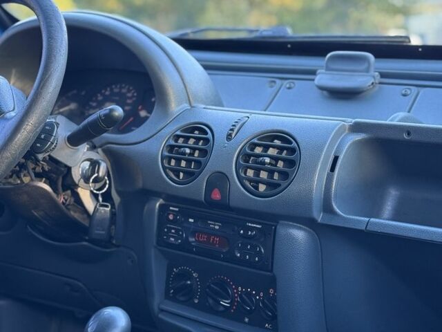 Синий Рено Кенгу Экспресс, объемом двигателя 1.9 л и пробегом 258 тыс. км за 2050 $, фото 17 на Automoto.ua