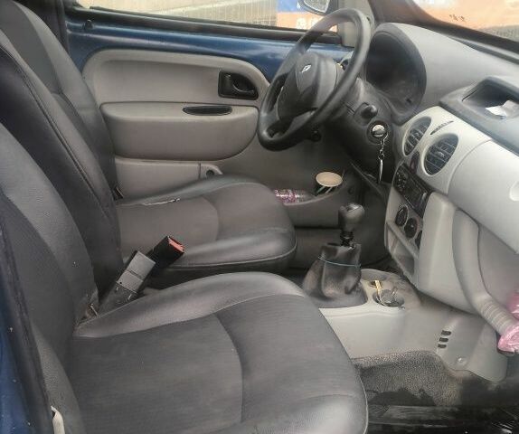 Синий Рено Кенгу Экспресс, объемом двигателя 1.4 л и пробегом 320 тыс. км за 2150 $, фото 4 на Automoto.ua