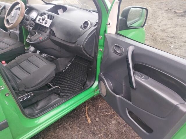 Зеленый Рено Кенгу Экспресс, объемом двигателя 5 л и пробегом 250 тыс. км за 2750 $, фото 7 на Automoto.ua