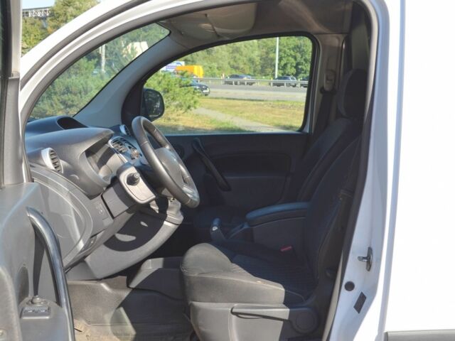 Белый Рено Кенгу, объемом двигателя 1.5 л и пробегом 202 тыс. км за 6490 $, фото 10 на Automoto.ua