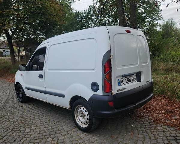 Білий Рено Кєнгу, об'ємом двигуна 1.15 л та пробігом 300 тис. км за 1550 $, фото 3 на Automoto.ua